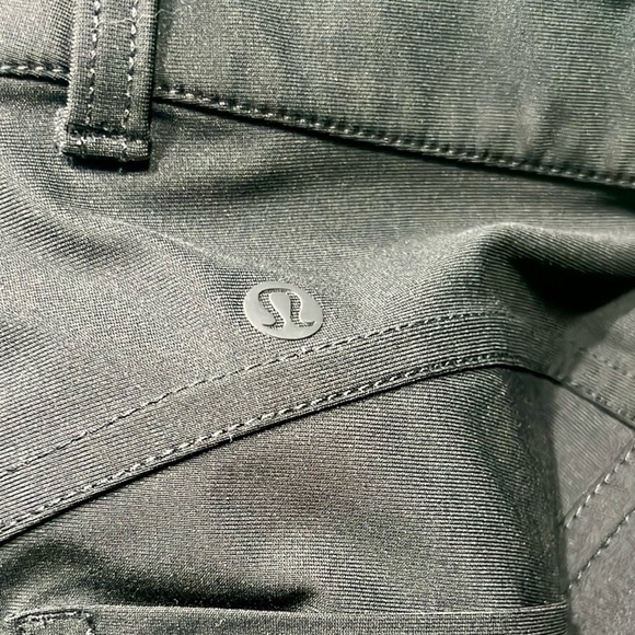 🔥Lululemon,Cropped Pant, Black, Excellent Condition, NWOT, Size 6 - Picture 4 of 12